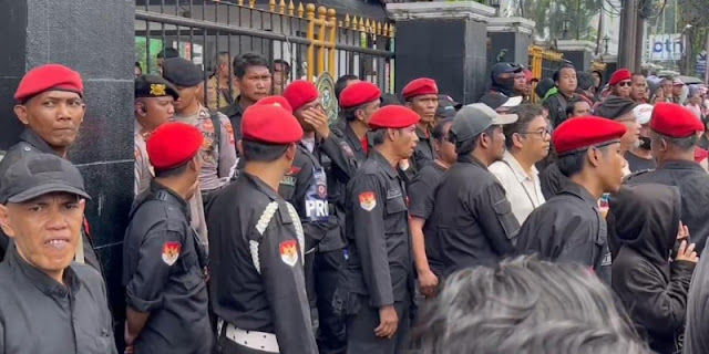 Pasukan Baret Merah Kawal Praperadilan Hasto, tapi Bukan Kopassus