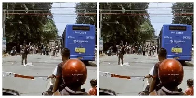 Detik-detik Mencekam Bus Listrik Transjakarta Berhenti di Rel Kereta, Penumpang Panik Berhamburan