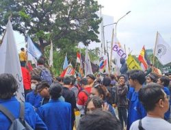 BREAKING NEWS: Mahasiswa Gelar Demo Besar Indonesia Gelap di Jakarta Siang Ini, Berikut Tuntutannya