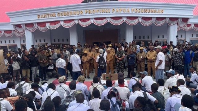 VIRAL Orasi Siswa Papua Minta Utamakan Pendidikan Gratis Daripada MBG, Publik: Dia Lebih Cerdas dari Gibran!