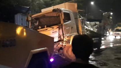 Kecelakaan Beruntun 2 Truk dan Minibus di Tol Cipularang, 4 Orang Terluka