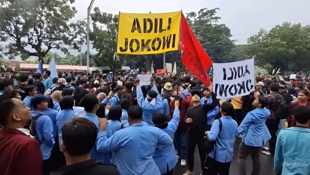 Profesor LIPI Desak KPK Selidiki Dugaan Korupsi Setelah Aksi #AdiliJokowi Viral: Negara Harus Berani!