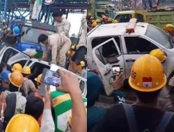 BREAKING NEWS: Kerusuhan Pecah di Kawasan Industri IMIP Morowali, Polisi Diserang, Mobil Dibakar