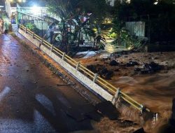 Banjir Bandang di Puncak Bogor: Permukiman Terendam dan Jembatan Putus, Pemkab Imbau Warga Tenang