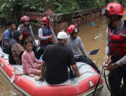 Ribuan Warga Jakarta Korban Banjir Masih Mengungsi