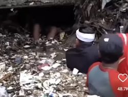 Disoraki saat Nyemplung ke Sungai Penuh Sampah, Emak-emak Minta Dicium Gubernur Dedi Mulyadi