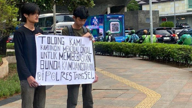 Kisah Sedih Dibalik Kakak Adik Tawarkan Ginjal Mereka di Bundaran HI Jakarta