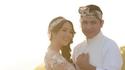 Bukan agama resmi di Indonesia, inilah agama Gading Marten yang ternyata berbeda dengan Gisella Anastasia