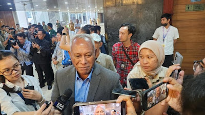 Tuntut Pemakzulan Gibran, DPR: Purnawirawan TNI Tak Mau Lihat Bangsa Ini Rusak