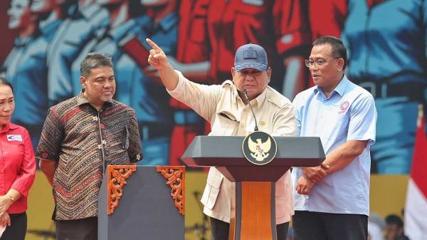 Prabowo Janji Bakal Sikat Koruptor di Depan Buruh: Enggak Mau Kembalikan Aset, Gue Tarik Aja!