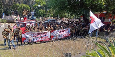 Puluhan Orang Desak KPK Periksa dan Tangkap Ridwan Kamil
