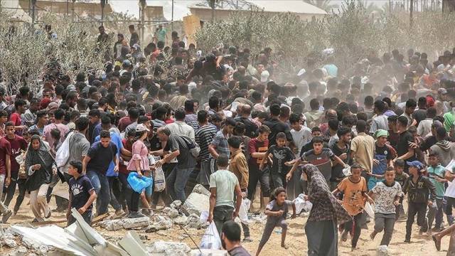 Israel Tembak Kerumunan Warga Gaza yang Mengantre Bantuan Makanan: 10 Tewas, Puluhan Luka
