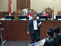 Mantan Hakim MK Maruarar Siahaan Jadi Ahli di Sidang Hasto