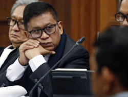 Hari Ini Hasto Kristiyanto Diperiksa sebagai Terdakwa di Persidangan