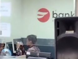 Oknum Pegawai Main Game Saat Antrean Panjang di Samsat Cikande Serang, Ini Penjelasan Bank Banten