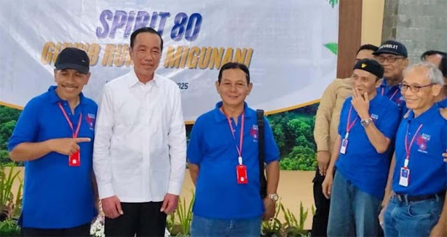 Terungkap! Ini Alasan Jokowi Tak Pakai Seragam Reuni Angkatan 1980 Kehutanan UGM
