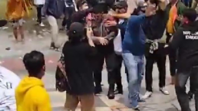 Detik-detik Kapolsek di Pati Dikeroyok Massa, Kepala Bocor Dihantam Benda Tumpul saat Demo Ricuh