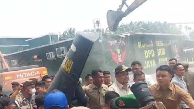 Detik-detik Menantu Jokowi Bobby Dilempari Batu karena Gusur THM di Sumut