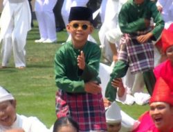 Pacu Jalur Meriahkan HUT RI di Istana