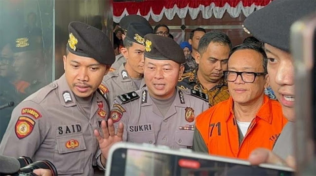 Dari Panglima Relawan untuk Wong Cilik Menuju Tahanan KPK, Potret Immanuel Pakai Rompi Oranye