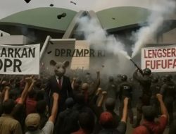 Alarm Buat Penguasa! Ray Rangkuti Sebut Masyarakat Berisik Oposisi Paling Nyata Saat Ini