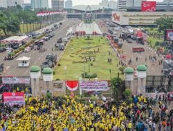 Puan Maharani - Sahroni Diincar Massa Demo 25 Agustus: Gedung DPR Terlalu Kecil buat Dihancurkan!