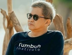 Rocky Sebut Meledaknya Amarah Publik Akumulasi dari Pemerintahan Jokowi 10 Tahun, Solusinya Ini