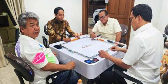 Main Domino dengan Tersangka Pembalakan Liar, Raja Juli dan Karding Harus Dicopot