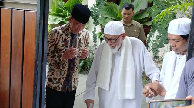 Abu Bakar Baasyir Sebut Jokowi Pemimpin yang Kuat, Minta Agar Negara Diatur Dengan Hukum Islam