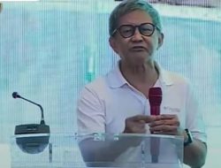 Rocky Gerung Singgung Fufufafa dan Ijazah Palsu di Hadapan Petinggi Polri