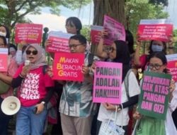 Suara Ibu Peduli Makan Bergizi Gratis: Jangan Tunggu Ada yang Meninggal!