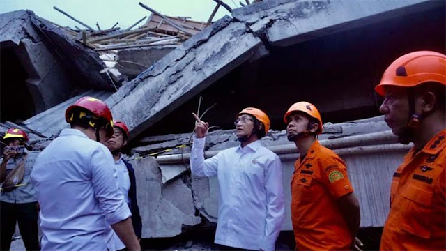 Santri Ponpes Al Khoziny Sempat Dihukum Ikut Ngecor Bangunan yang Ambruk