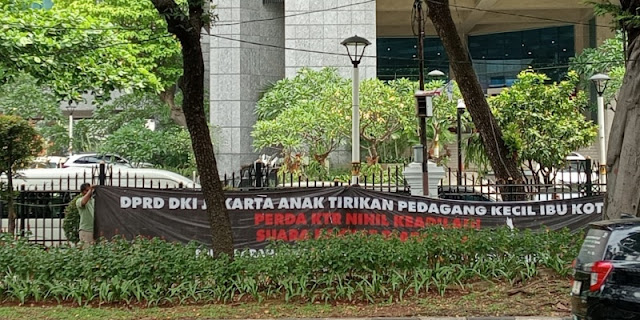 Pansus KTR Keukeuh Loloskan Pasal Larangan Penjualan Meski Ditolak Pedagang