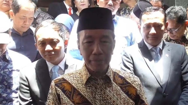 Jokowi Berubah Raut Wajanya Saat Ditanya Soal Utang Whoosh, Ini Fakta di Baliknya!