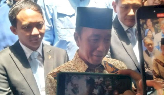 Jokowi Cuma Tersenyum, Ditanya Soal Utang Kereta Cepat Whoosh: Ini Fakta yang Bikin Heb