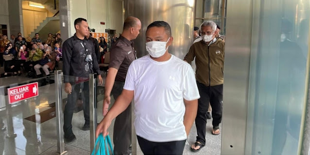 OTT KPK Gagalkan Gubernur Riau Kabur, Ini Identitas dan Modus yang Bikin Heboh