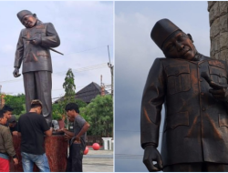 Viral Patung Leher Pak Karno Miring di Alun-alun Indramayu