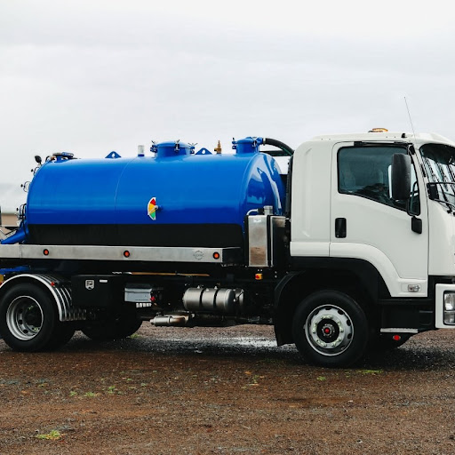 Truk Vakum Terbaik 2024: ISUZU vs Kaiser, Mana yang Paling Efisien untuk Limbah Anda?