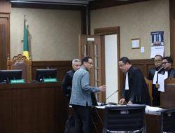 Nadiem Makarim Bantah Keras: Dari Mana Saya Dapat Rp809 Miliar Itu? - Fakta di Balik Dakwaan Korupsi Chromebook