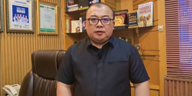 Misteri Pertemuan Solo: Eggi Sudjana dan Damai Hari Lubis Bertemu Jokowi, Apa yang Dibahas?