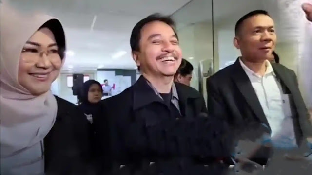 Roy Suryo Bongkar Kejanggalan Ijazah Gibran: Surat Kemendikbud Ini Jadi Sorotan!