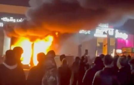 AS Serukan Evakuasi Darurat Warga AS dari Iran: Ancaman Serangan Trump Makin Nyata?