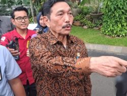 Luhut Tantang Bukti Saham Toba Pulp: Saya Jengkel, Justru Ingin Tutup Pabriknya!