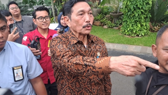 Luhut Tantang Bukti Saham Toba Pulp: Saya Jengkel, Justru Ingin Tutup Pabriknya!