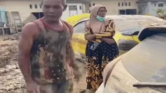 Viral! Rp750 Ribu Cuma Numpang Parkir Saat Banjir, Mobil Tetap Terendam, Netizen Murka!