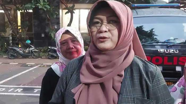 Dokter Tifa Bongkar Diskriminasi Polda Metro Jaya: Mengapa Hanya 3 dari 8 Tersangka Kasus Ijazah Jokowi yang Diperiksa?