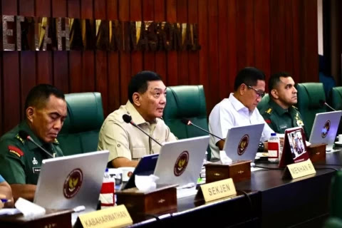 Menhan Sjafrie Beri Perintah Tegas: TNI Siap Perang Berlarut, Apa Maksudnya?