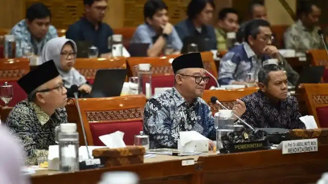 Fakta Mengejutkan dari Mendikdasmen: Banyak Anggota Dewan RI Lulusan Paket C, Ini Peran Krusial PKBM