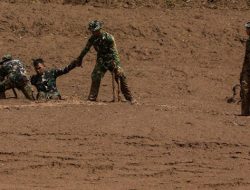 Longsor Cisarua Tewaskan Marinir: 4 Meninggal, 19 Masih Dicari!