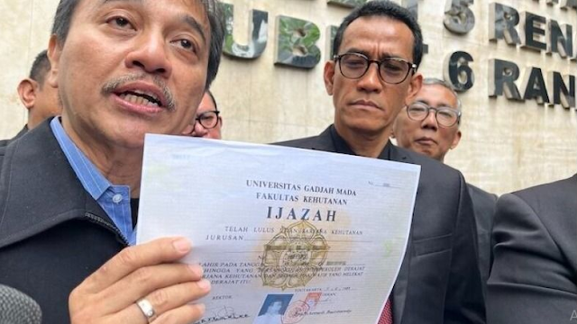 Roy Suryo Beberkan Bukti Kertas & Gelar Profesor yang Bikin Kasus Ijazah Jokowi Makin Panas